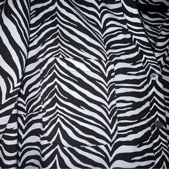 Talbots Zebra Print Button Front Roll Tab Sleeve Blouse Top - Picture 3 of 6